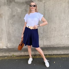 Tmavě modré stylové bermudy se sklady a elastickým páskem SANDY