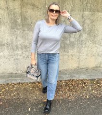 Světle šedý svetřík se stříbrnou nitkou SHINE