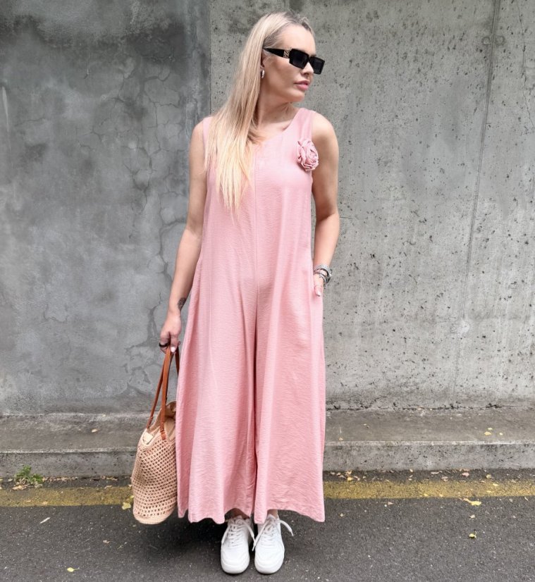Starorůžový vzdušný overal s broží BELLE ROSE