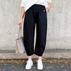 Černé trendy barrelové kalhoty METFISS