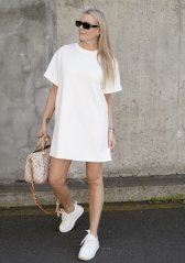 Bílé basic oversize šaty z máslového materiálu RELAX