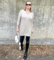 Béžový heboučký dlouhý svetr/ šaty MELANY