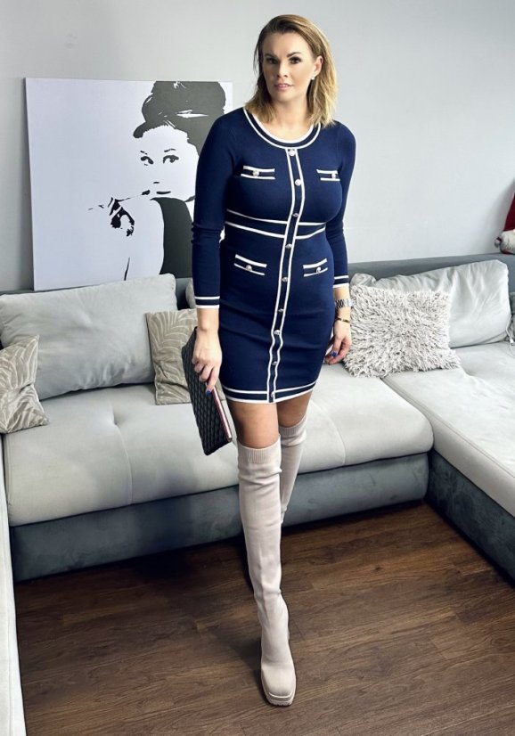 Tmavě modré úpletové šaty zdobené knoflíčky PARISE
