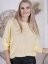 Světle žlutý svetřík netopýřího střihu s mašlí na zádech BELLA BOW