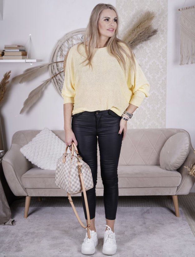 Světle žlutý svetřík netopýřího střihu s mašlí na zádech BELLA BOW