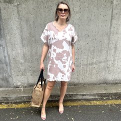 Bílé lněné šaty s pudrově růžovým vzorem COW