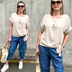 Béžová halenka s uzlíkem a náhrdelníkem PRESENC