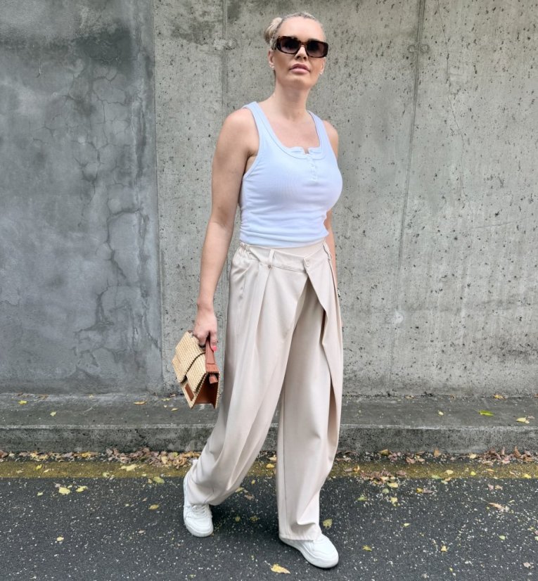 Světle béžové trendy kalhoty s překladem ELYSIA