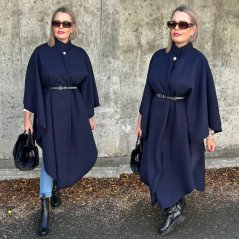 Tmavě modré dlouhé flaušové pončo/plášť GUESSING