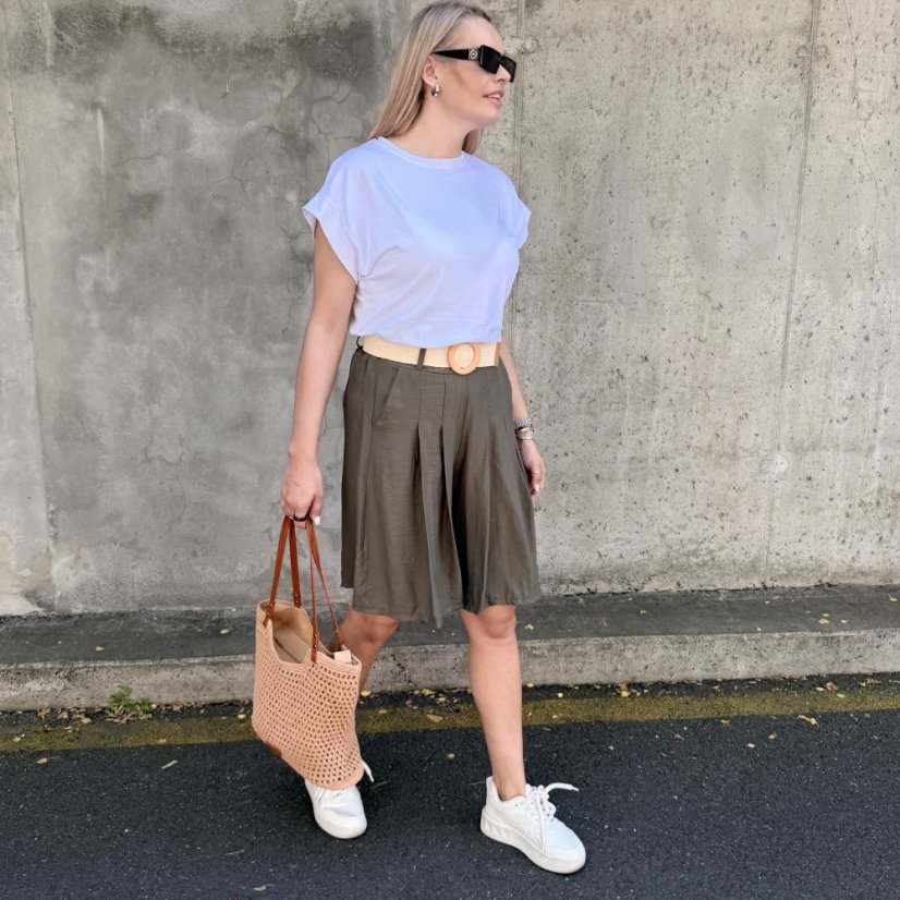 Khaki stylové bermudy se sklady a elastickým páskem SANDY