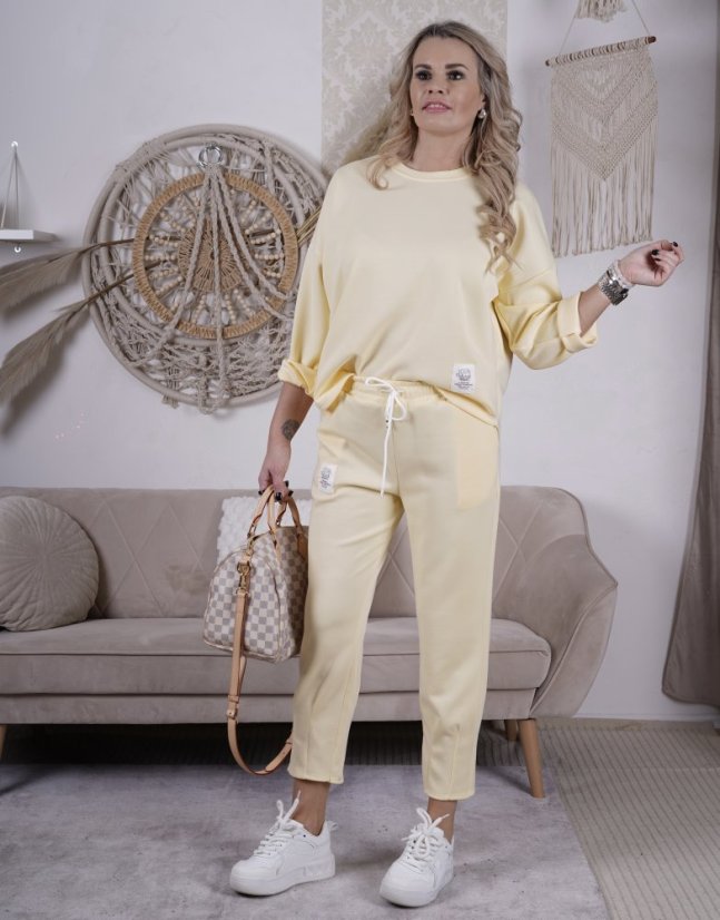 Světle žlutá fashion souprava z máslového materiálu PAMMY
