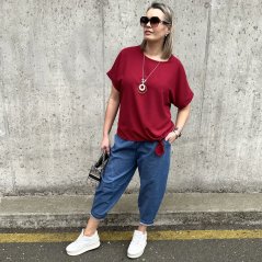 Burgundy červená halenka s uzlíkem a náhrdelníkem PRESENC