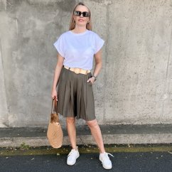 Khaki stylové bermudy se sklady a elastickým páskem SANDY