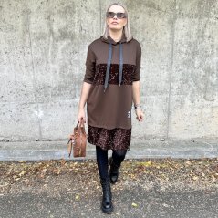 Čokoládově hnědé kombinované šaty z máslového materiálu a flitry  GLAM HOODIE