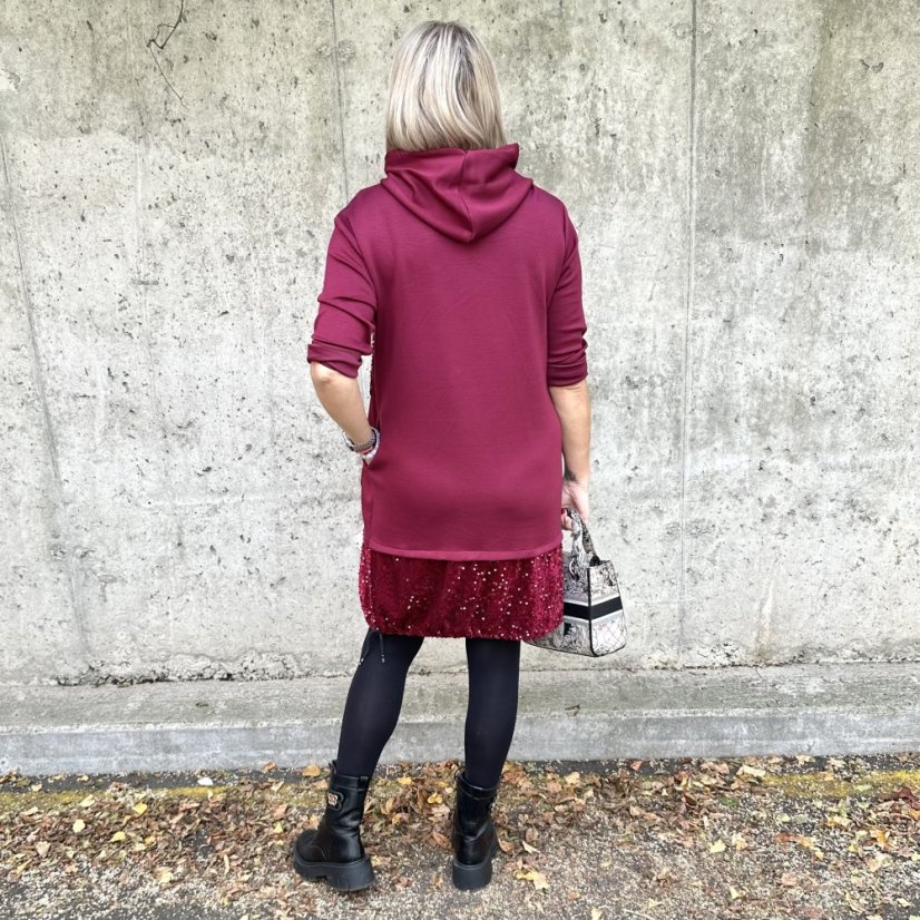Burgundy červené kombinované šaty z máslového materiálu a flitry  GLAM HOODIE