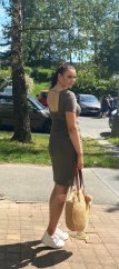Khaki basic šaty s řetízkem ELAYA