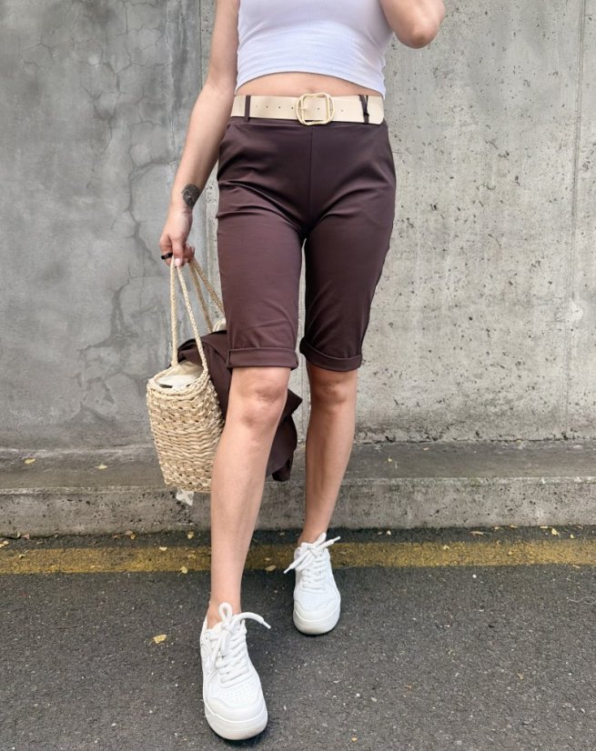 Čokoládově hnědé stylové bermudy s širším béžovým páskem TIMING