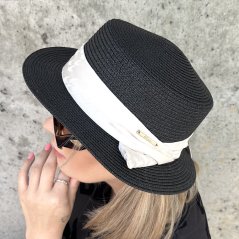 Černý letní klobouk s bílou stuhou BOHO