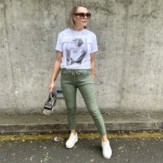 Khaki elastické mačkané kalhoty zdobené knoflíky BOTTOM