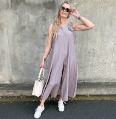 Mokka hnědý vzdušný overal s broží BELLE ROSE
