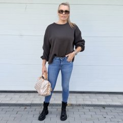 Čokoládově hnědá prémiová mikina s béžovým nápisem DOG MOM