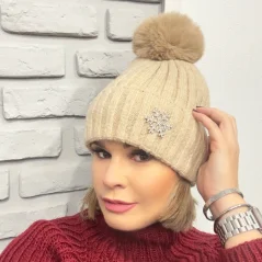 Béžová teplá čepice s bambulí SNOW