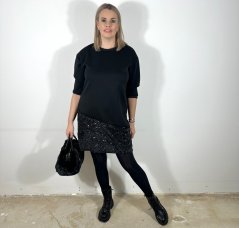 Černé šaty z máslového materiálu zdobené flitry GLITZ