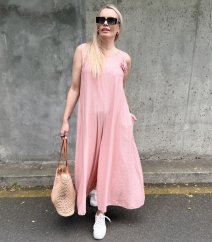 Starorůžový vzdušný overal s broží BELLE ROSE