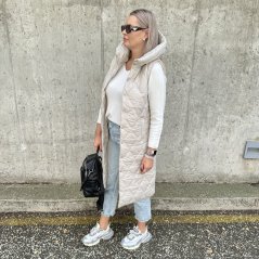 Světle béžová dlouhá stylová prošívaná vesta s kapucí EMMA