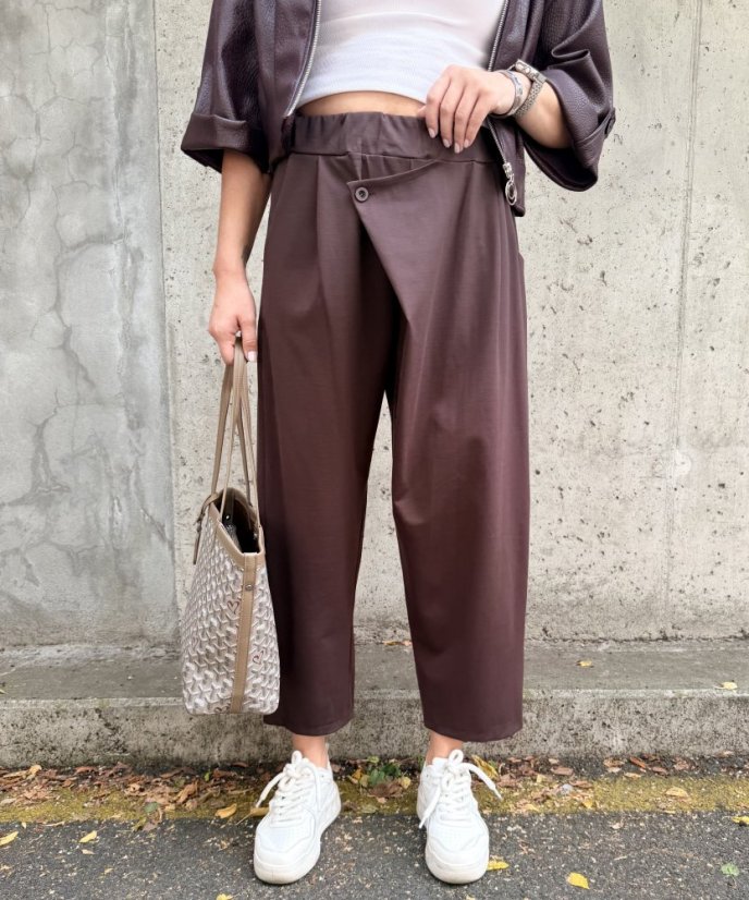Čokoládově hnědé stylové kalhoty s překladem LUX LYRA