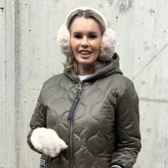 Světle béžové kožešinové klapky na uši COLD