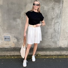 Bílé stylové bermudy se sklady a elastickým páskem SANDY