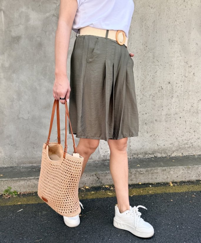 Khaki stylové bermudy se sklady a elastickým páskem SANDY