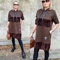 Čokoládově hnědé kombinované šaty z máslového materiálu a flitry  GLAM HOODIE