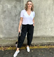 Černé trendy kalhoty KRISTIN