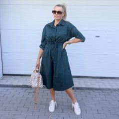 Smaragdově zelené dlouhé košilové šaty se stažením v pase VILLE