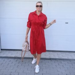 Červené dlouhé košilové šaty se stažením v pase VILLE