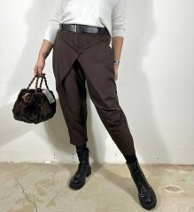 Čokoládově hnědé trendy kalhoty s páskem v 7/8 délce ARIA