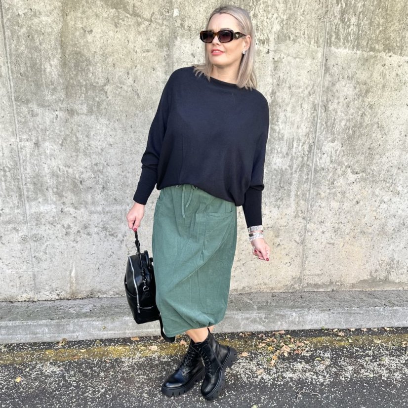 Černý svetr netopýřího střihu KINGSTAR