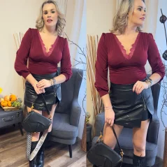 Burgundy červená halenka zdobena krajkou ve výstřihu PLAYDATE