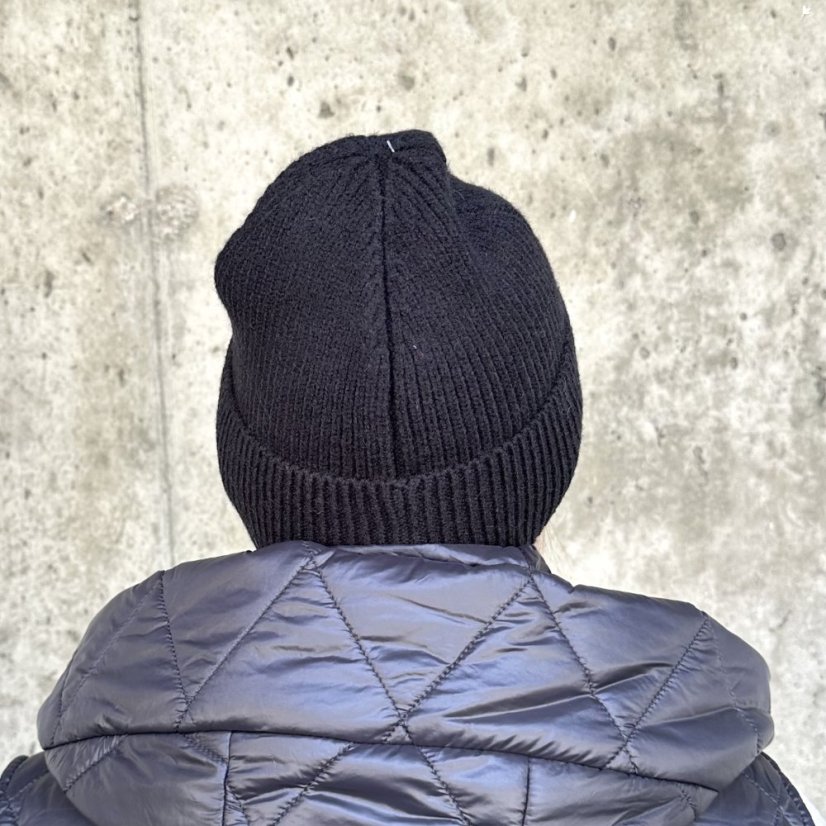 Černá stylová pletená čepice COZY KNIT