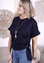 Tmavě modré tričko s uzlíkema náhrdelníkem KEIRA