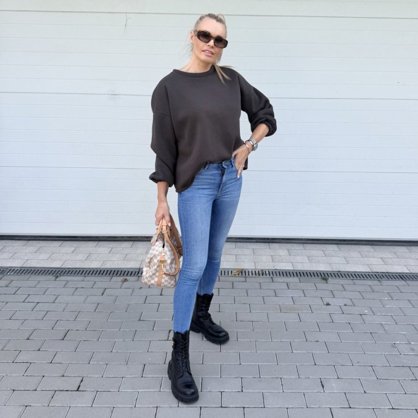Čokoládově hnědá prémiová mikina s béžovým nápisem DOG MOM