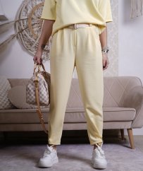 Světle žluté kalhoty z máslového materiálu s béžovým páskem ELSA