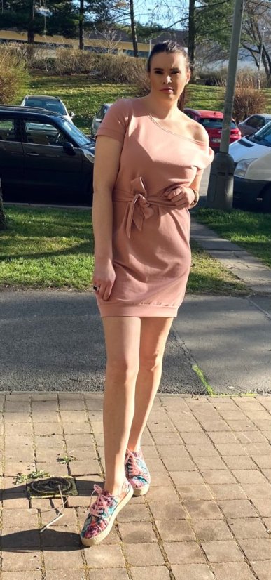 Růžové šaty SHILA - Velikost: UNI