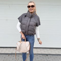 Šedá prémiová péřová vesta s pleteným detailem ASPEN