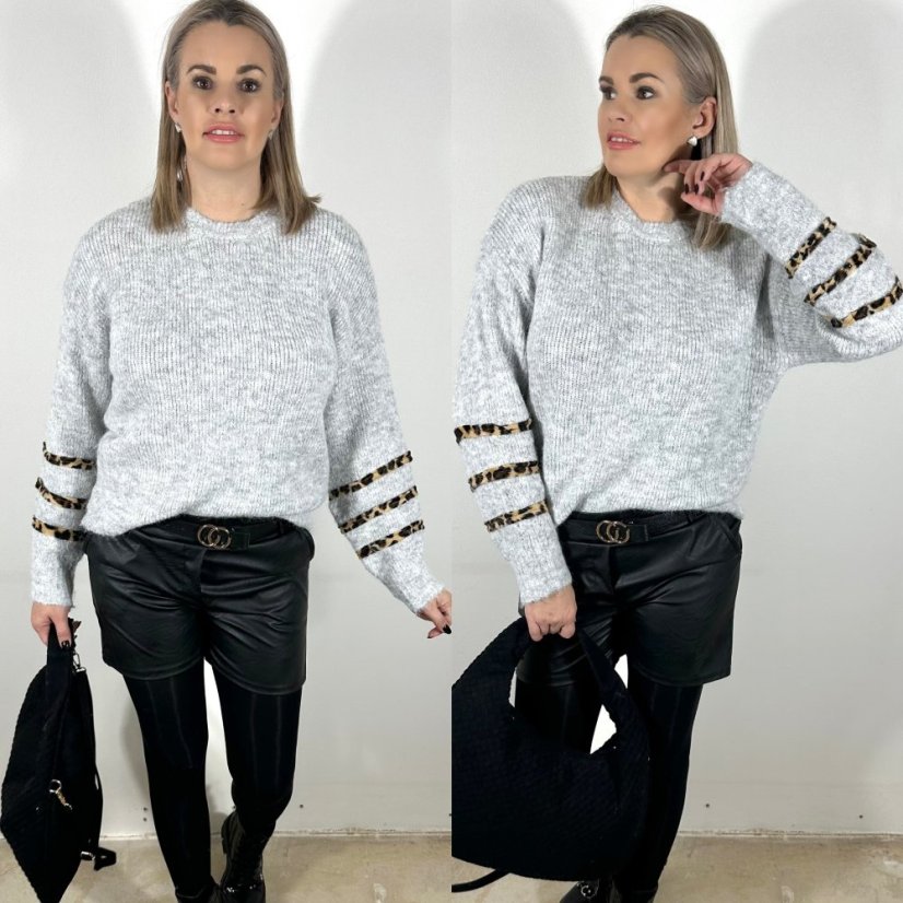 Světle šedý heboučký svetr LEO