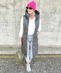 Khaki dlouhá stylová prošívaná vesta s kapucí EMMA