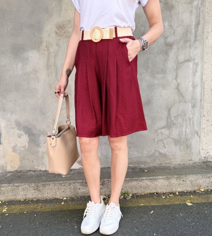 Burgundy červené stylové bermudy se sklady a elastickým páskem SANDY