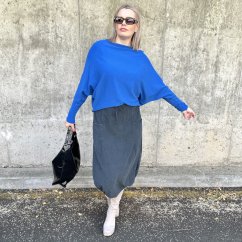 Královsky modrý svetr netopýřího střihu KINGSTAR